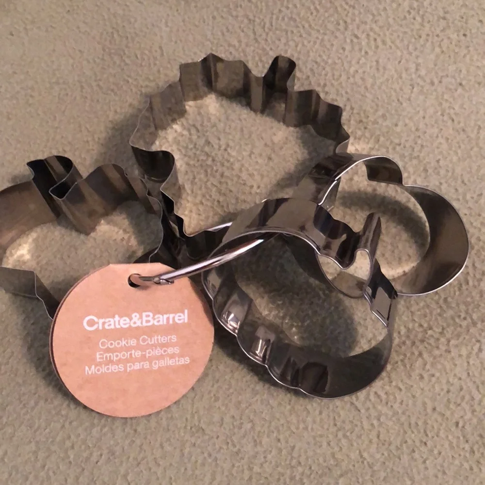 Crate&Barrel Autumn Cookie Cutters🍁